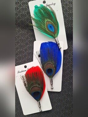 Bundle of three brooch pins made with peacock feathers